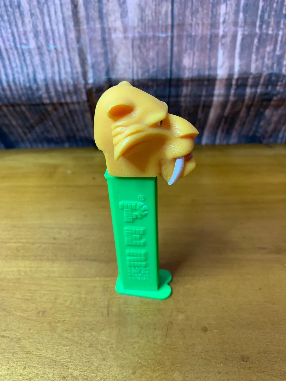 PEZ Dispenser Ice Age Diego Saber-Tooth Tiger Green‎ Stem